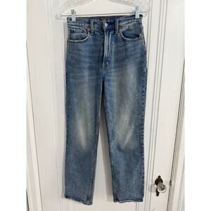 Abercrombie & Fitch Ultra High Rise Straight Jeans Size 25/0
